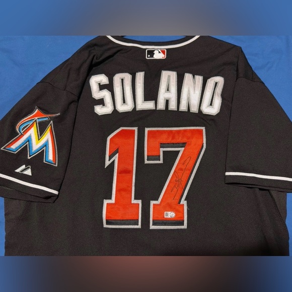 2014 Miami Marlins Signed Donovan Solano #17 Game Used Jersey MLB Authenticated